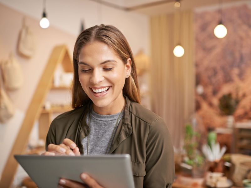 Vil du bli mer synlig på nett uten å bruke en krone? Her er hvordan små og mellomstore bedrifter kan gjøre det i 2025!
